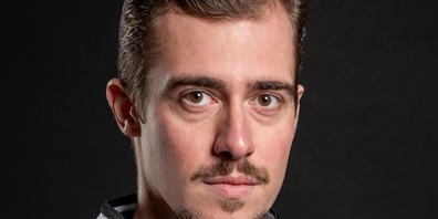 Stürmer und Captain Rubio Schir spielt mit der Rückennummer 24.