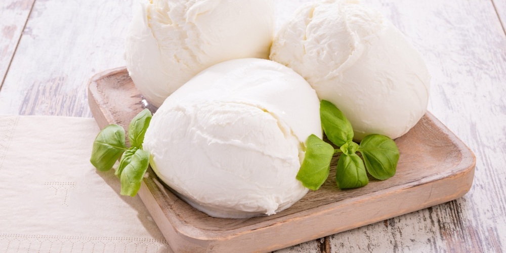 Mozzarella ist ein ursprünglich italienischer Filatakäse. 