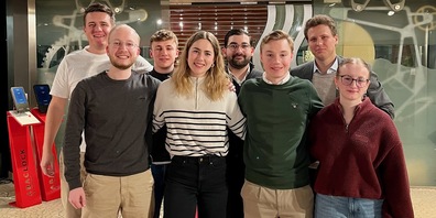 Der neue JFSG-Vorstand: - hinten: Lorenzo Friedli, Benedikt Büsser, Leon Amno und Julian Stöckli, vorne: Marc von Rotz, Aliena Umbricht, Alessio Vaninetti und Sina Engel  
