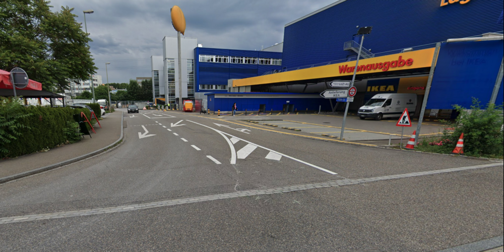 In Zukunft wird das Linksabbiegen von der Turpenstrasse auf die Industriestrasse elektronisch überwacht und bei Fehlverhalten mit Fr. 100.-- gebüsst. 
