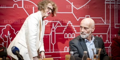 Sagt nach 16 Jahren «Adieu»: Corine Mauch - neben ihr, der ebenfalls zurücktretende André Odermatt.