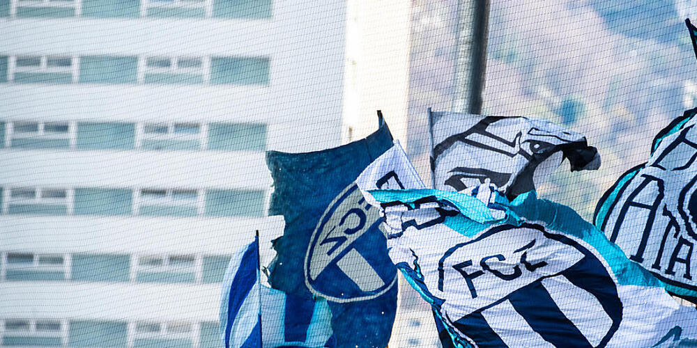 Die Stadt Zürich zahlt der FCZ-Fansozialarbeit künftig 130'000 Franken pro Jahr. SVP und FDP verlangten vergeblich, dass die Fansozialarbeit Rechenschaft zu Gewaltvorfällen ablegt. (Symbolbild)