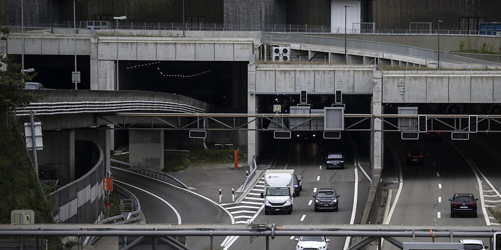 Der Rosenbergtunnel der Autobahn A1 in St. Gallen soll mit einer dritten Röhre ausgebaut werden. (Archivbild)