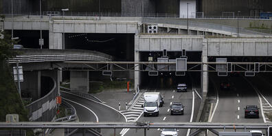 Der Rosenbergtunnel der Autobahn A1 in St. Gallen soll mit einer dritten Röhre ausgebaut werden. (Archivbild)
