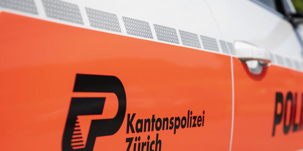 Die Kantonspolizei Zürich hat eine 25-jährige Bewohnerin einer Heimstätte in Seuzach festgenommen. (Symbolbild)