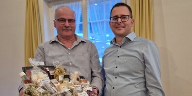 Der abtretende Kassier Walter Rohner (l.) mit Vereinspräsident Patrick Rutz (r.).  
