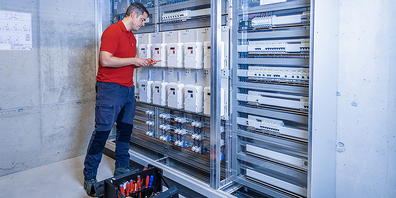 Bis Ende Jahr sollte der ganze Bezirk Höfe mit Smart-Metern ausgerüstet sein. Dies ermöglicht dem EW Höfe ganz neue Möglichkeiten, die Lastspitzen zu brechen.