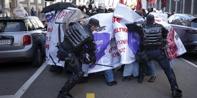 Ging die Polizei unverhältnismässig vor? Der Einsatz an der Frauen-Demo sorgt für eine hitzige Debatte.