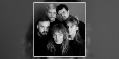 Damiana Malie (in der Mitte) und ihre Band