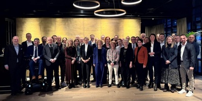 Sessionstreffen mit dem Regierungsrat und Parlamentsmitgliedern.