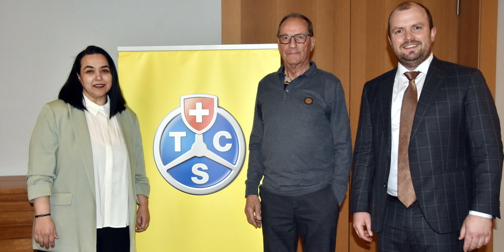 Präsident Oskar Seger (rechts) mit dem neuen Vorstandsmitglied Pakize Sönmez und dem zurückgetretenen Franz Koller
