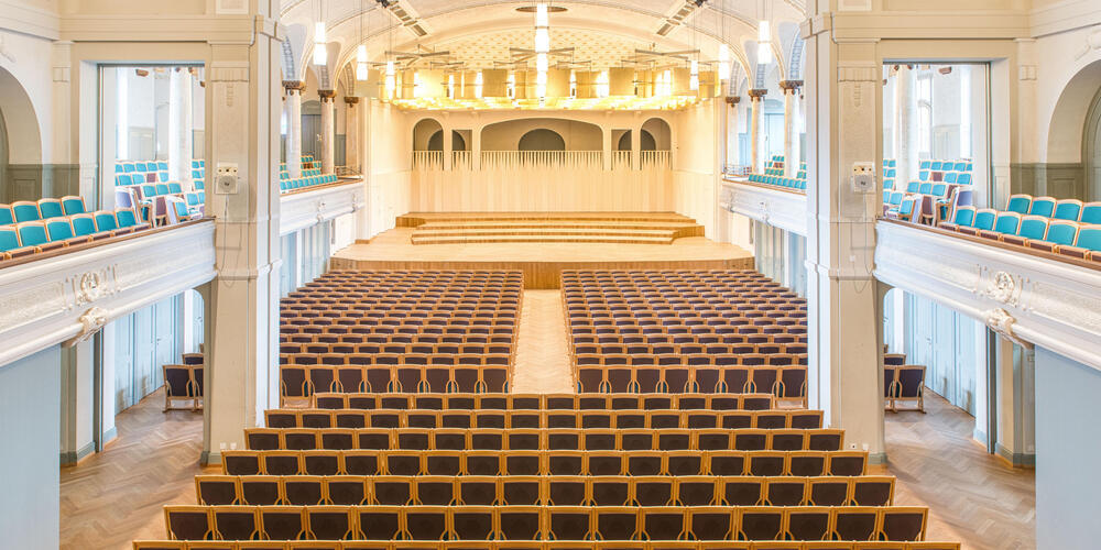 Die Uraufführung des Werks findet in der Tonhalle statt