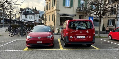 An der Kreuzung Wiesentalstrasse/ Wettsteinweg sind ab sofort zwei Elektrofahrzeuge stationiert.