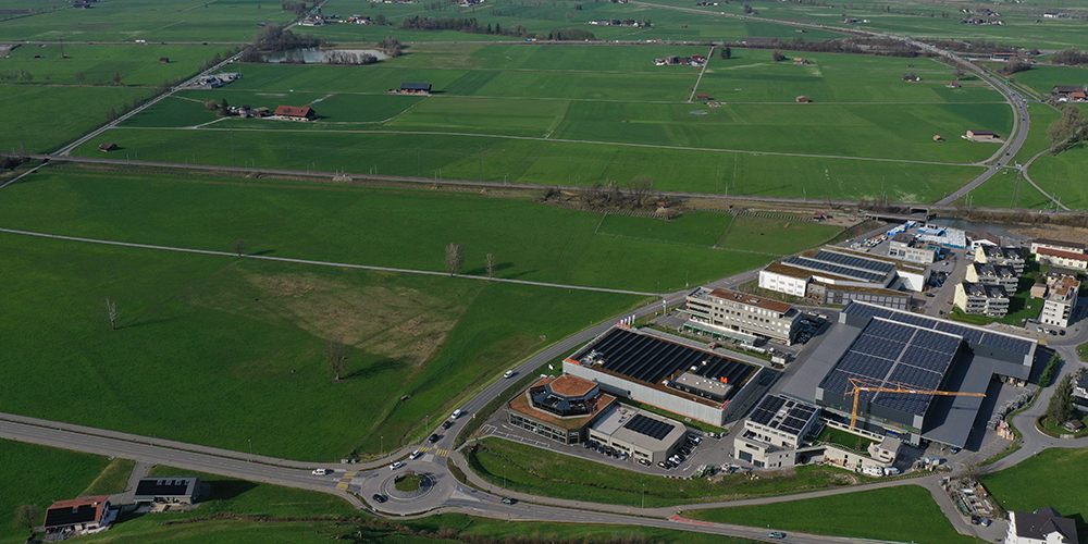 Das Gebiet Rietli liegt am Autobahnzubringer Reichenburg und soll künftig Platz bieten für rund 1000 Arbeitsplätze.