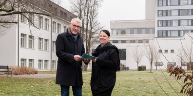 (v.l.) Peter Göldi, Präsident des Vorstandes der Spitex Linth, und Nicole Ruhe, Direktorin des Spitals Linth, sehen Synergien durch den Spitex-Umzug.