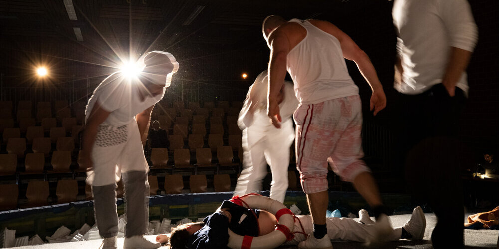 Die Aargauer Regierung hält Theaterarbeit im Gefängnis für sinnvoll, wie sie in einer Antwort auf eine Interpellation schreibt. (Symbolbild)