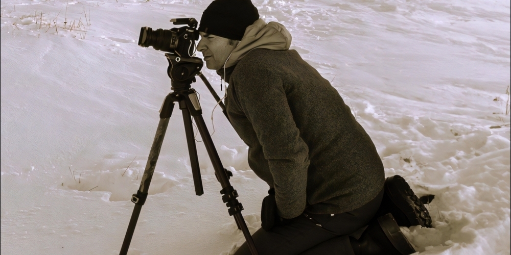 Filmemacher Rolf Hösli bei der Arbeit.