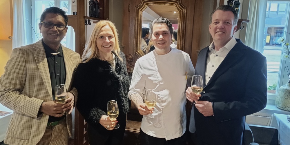 v.l.n.r. Die neuen Gastgeber im Kreuzli: Sivi Sivan; Stadtpräsidentin Barbara Dillier als Gast; Luca Nisi; Peter Ziegler. 