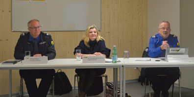 Philipp Maier, Polizeikommandant (v.l.), Cornelia Stamm Hurter, Regierungsrätin und Polizeidirektorin, Martin Tanner, Chef der Verkehrs- und Regionalpolizei.