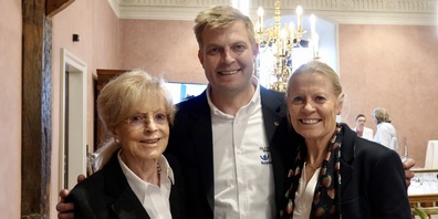 Oliver Heer mit Mutter (r.) und Grossmutter