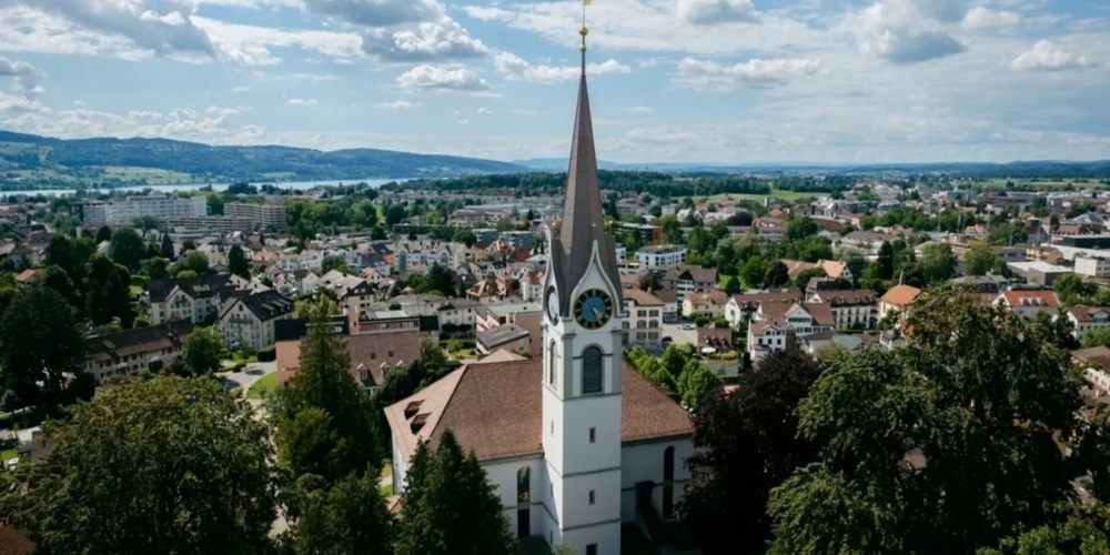 Der Stadtrat soll nochmals untersuchen, ob auf Ustermer Gemeindegebiet ein Halteplatz eingerichtet werden kann.