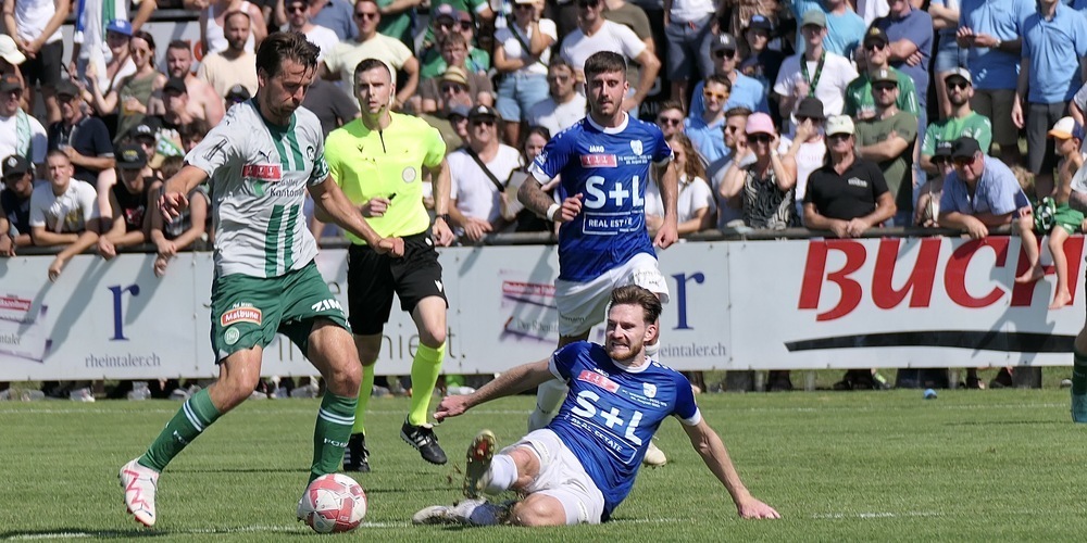 Daniel Lässer (vorne) - auf dem Bild im Cupkracher gegen den FCSG - kehrt ins Team zurück. Stefano D'Amico (hinten) hingegen ist abwesend. 