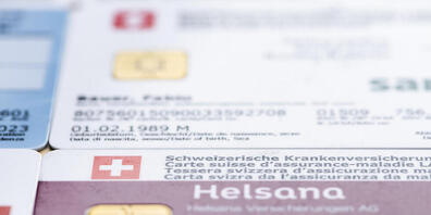 Der Aargauer Regierungsrat sieht wegen rechtlichen und praktischen Hürden keine Möglichkeit für eine automatische Prämienverbilligung. (Symbolbild)