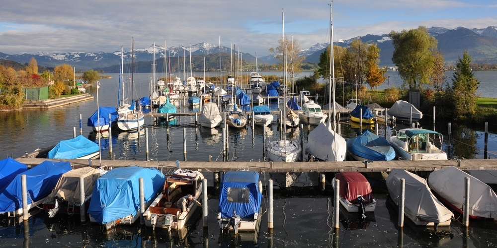 Jachthafen im Joner Stampf am Obersee. Wechseln Schiffe das Gewässer, sind sie neu (elektronisch) zu melden und fachgerecht zu reinigen. (Archivbild)