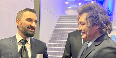 Der Direktor des Liberalen Instituts, der Wollerauer Olivier Kessler (l.), empfängt den argentinischen Präsidenten Javier Milei. 