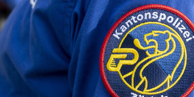 Die Kantonspolizei Zürich hat am Dienstag drei Männer festgenommen, die in einer Kirche in Pfungen den Opferstock geplündert haben. (Symbolbild)