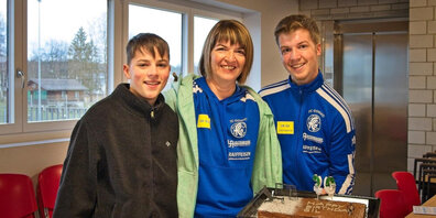 Die Sportbegeisterung liegt in der Familie: Thesi mit zwei ihrer Söhne Ben (links) und Gil.