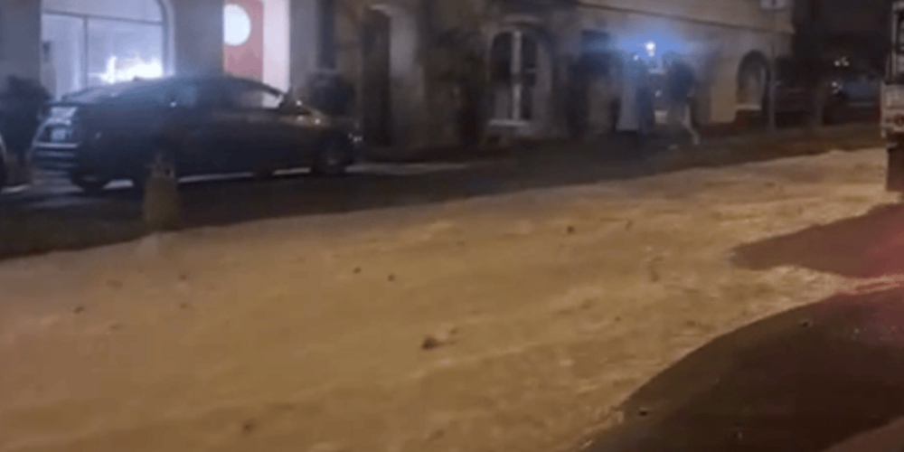 Im Kreis 6 brachten die Wassermassen den Autoverkehr zum Erliegen.