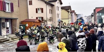 Der Fasnachtsumzug in Gossau führte dieses Jahr erstmals über die Route Bahnhofstrasse–Kirchstrasse–Hirschenstrasse–Mooswiesstrasse–Negrellistrasse zum Festzelt BBC.