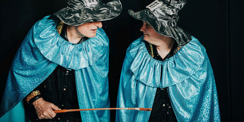 Der Comedy Express ist unterwegs: Am Sonntag gibts inklusives Theater zu sehen.