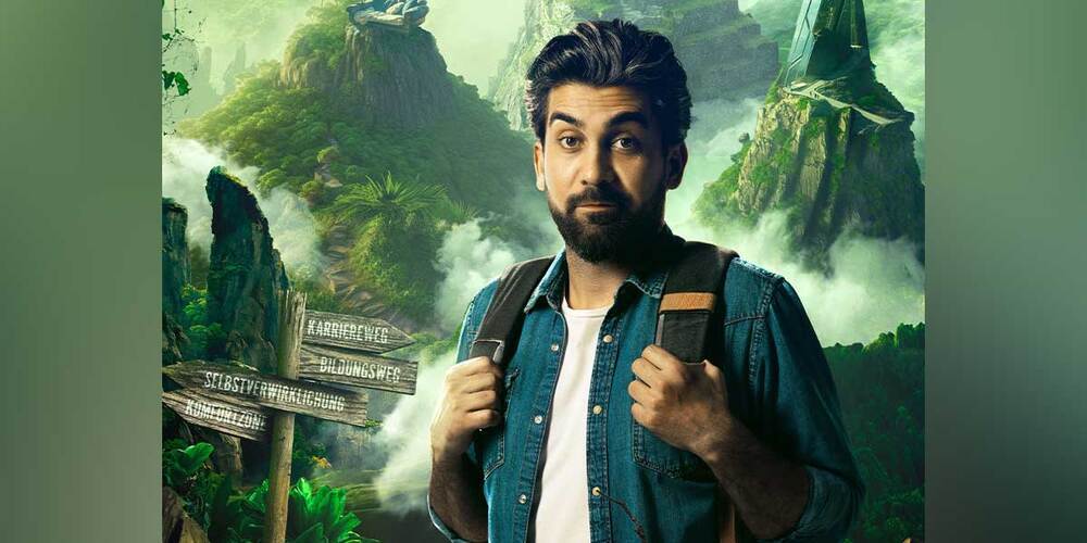 Der Winterthurer Stand-up-Comedian Cenk besucht das Kellertheater Grüsch.