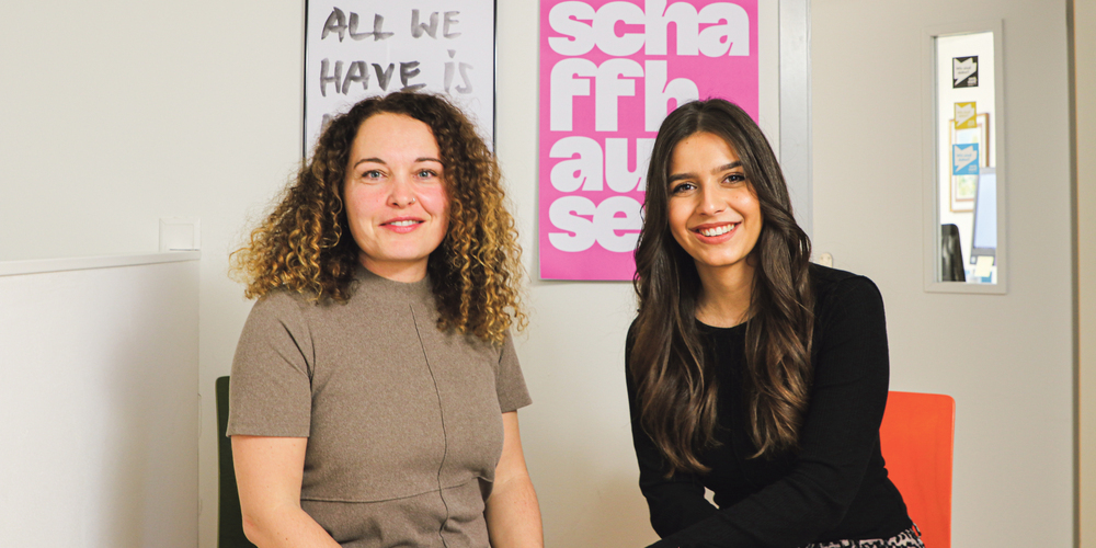 Deborah Weiss (l.) und Ivana Markov setzen sich dafür ein, dass Kinder und Jugendliche selbstbewusst und gestärkt aufwachsen können.