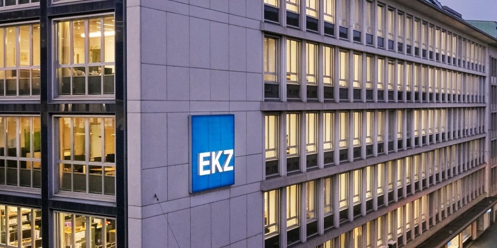 Die Elektrizitätswerke des Kantons Zürich passen ihre Tarifstruktur ab 2026 an.