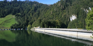 Vom malerischen Wägitalersee mit seiner Staumauer geht eine potenzielle Flutgefahr für Schmerikon aus. (Archivbild)