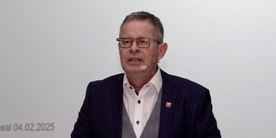 Nach einem kardiologischen Eingriff fällt der Uzner Gemeindepräsident Diego Forrer (Die Mitte, seit 2019 im Amt) mehrere Wochen aus. (Archivbild)