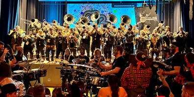 Der Auftritt der Guggemusig Wiler Semphoniker an ihrer 13. Semphoniker FasNacht.