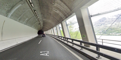 Seestrecke der Autobahn A3 in Fahrtrichtung Zürich vor dem Portal des Tunnels Ofenegg. (Archivbild)