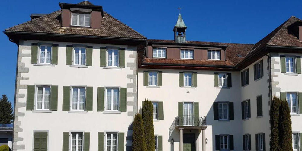 Das Patres-Haus in Nuolen dient zurzeit als temporäre Asylunterkunft.