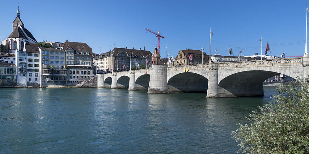 Seit 1903 ist die Mittlere Brücke ganz aus Stein.