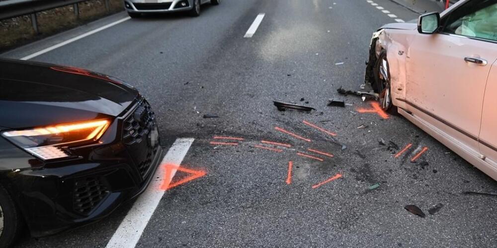 Kurz nach dem Tunnel Chlus in Landquart kam es zur Kollision der beiden Autos.