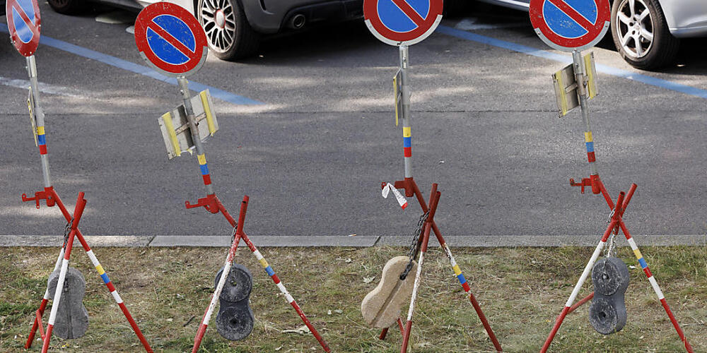 Die Einnahmen aus Parkbussen sollen nach Ansicht der St. Galler Regierung weiterhin in den Staatshaushalt fliessen. (Symbolbild)