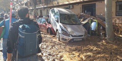 Freiwillige Helfer nach dem DANA-Sturm