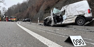 Unfallfahrzeuge auf Aathalstrasse.