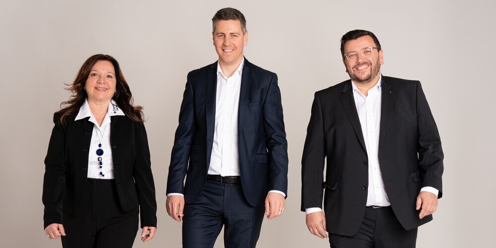 v.l.n.r.: Cornelia Meile-Beck (Mitglied der Geschäftsleitung), Thomas Bösch (Vorsitzender der Geschäftsleitung), Roger Theiler (Mitglied der Geschäftsleitung).