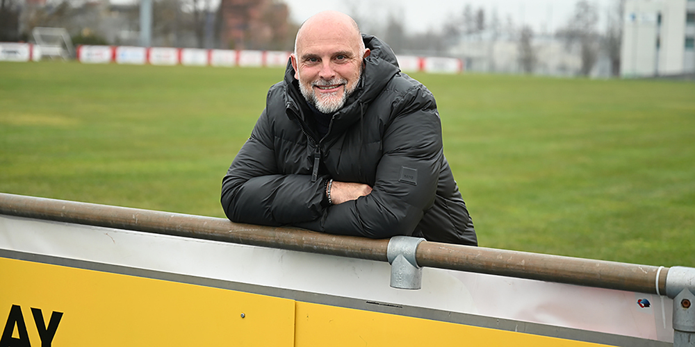 FCF-Trainer Stefan Flühmann hat das Lachen nicht verloren.