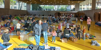 Der Frauenverein organisiert auch einen Flohmärt, eine Kinderkleiderbörse und einen Kinderflohmärt.
